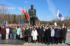 Дэлегацыя Дзяржстандарту на чале са старшынёй Аленай Маргуновай прыняла ўдзел у акцыі памяці "Прыйдзі і пакланіся" ў Хатыні
